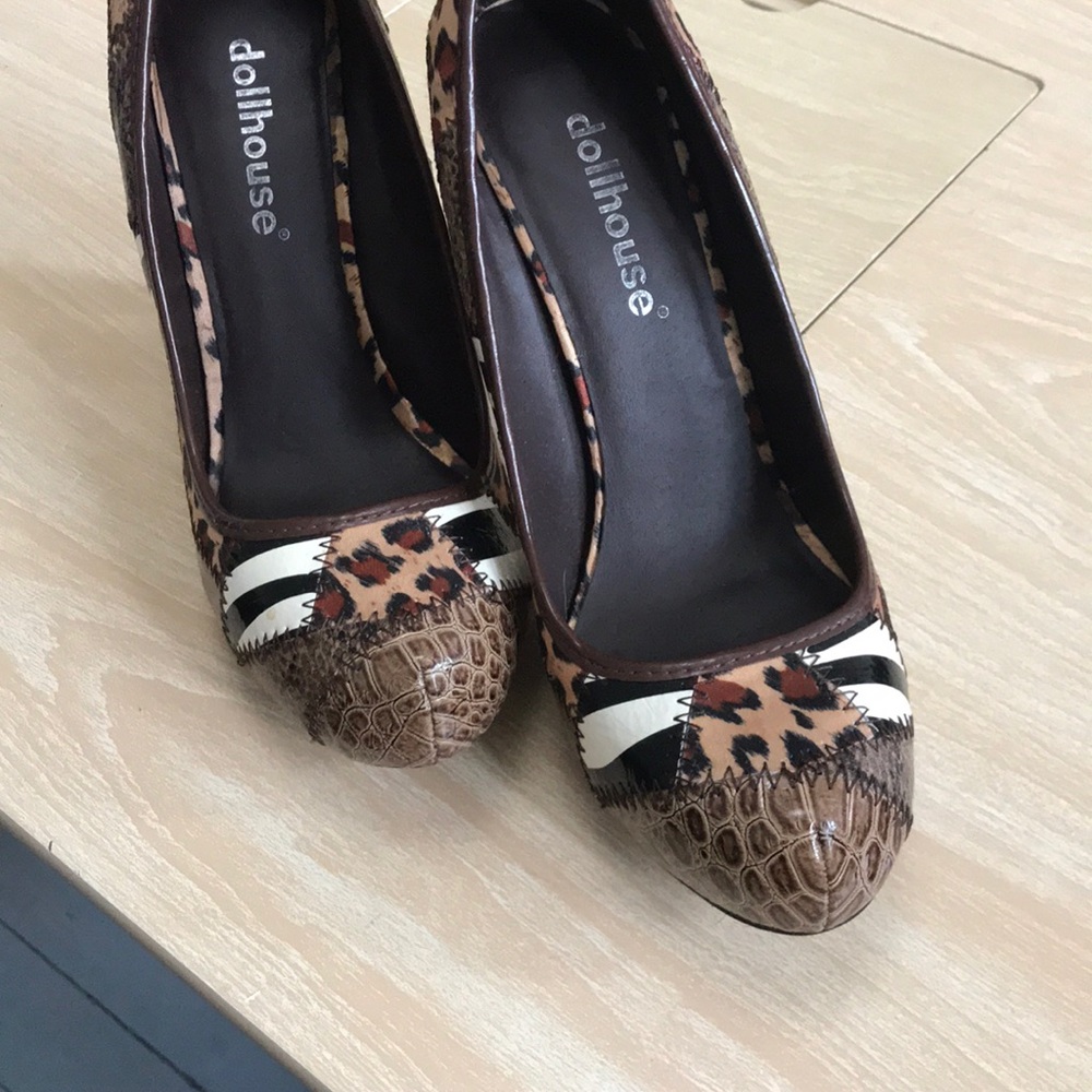 Shoes - Picture 4 of 5